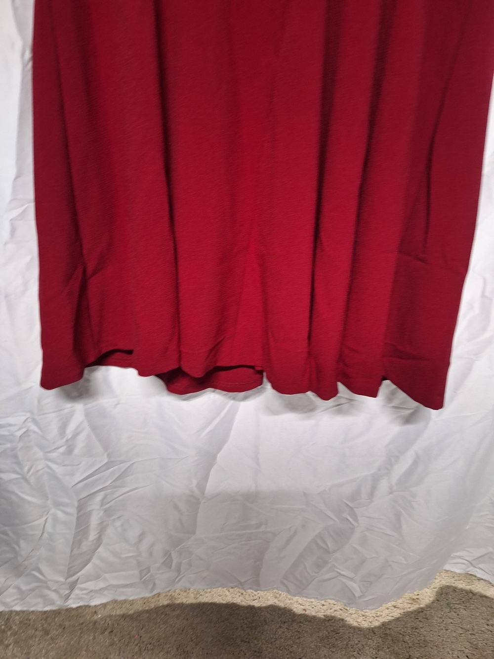 London Style Burgundy Cap-Sleeve Fit & Flare Dress with Gold Ring - Picture 4 of 7
